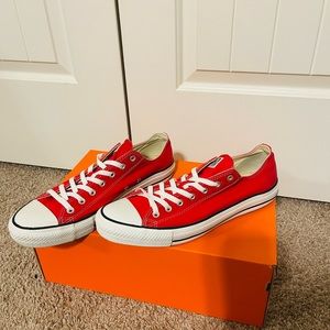 Chuck Taylor All Star.